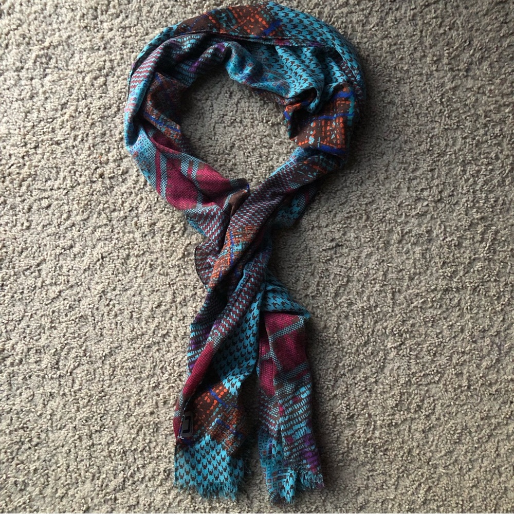 Adolfo Domínguez scarf